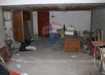 Dispensa di stoccaggio - Magazzino Via De Lorenzo
 
182/186, Catania - foto 9