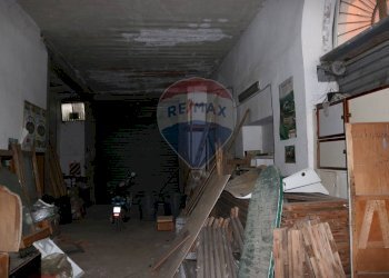 Hall / corridoio - Magazzino Via De Lorenzo
 
182/186, Catania - foto 11