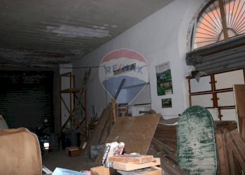 Soggiorno - Magazzino Via De Lorenzo
 
182/186, Catania - foto 12