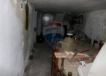 Sala da pranzo - Magazzino Via De Lorenzo
 
182/186, Catania - foto 18