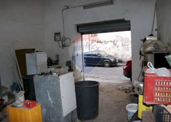 Soggiorno - Magazzino Via De Lorenzo
 
182/186, Catania - foto 20