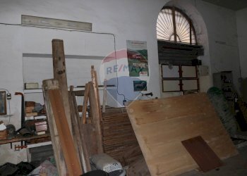 Soggiorno - Magazzino Via De Lorenzo
 
182/186, Catania - foto 23