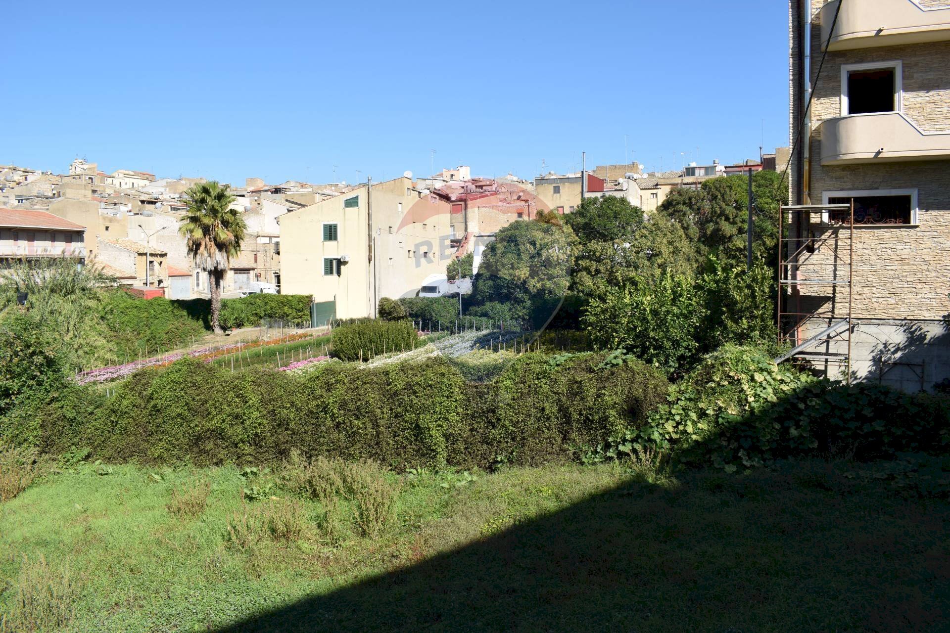 Edificio all\'aperto - Terreno edificabile Via Catanzaro
 
144, Valguarnera Caropepe - foto 1