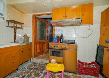 Cucina - Casa indipendente via Erasmo Marotta
 
19, Randazzo - foto 17