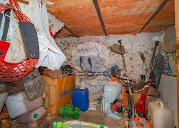 Dispensa di stoccaggio - Casa indipendente via Erasmo Marotta
 
19, Randazzo - foto 21