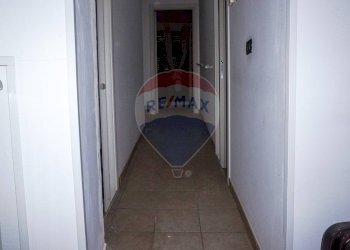Hall / corridoio - Quadrilocale Via de giovanni
 
10 20 22, Adrano - foto 1
