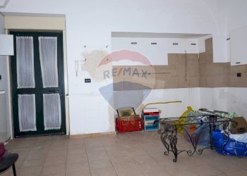 Cucina - Quadrilocale Via de giovanni
 
10 20 22, Adrano - foto 4