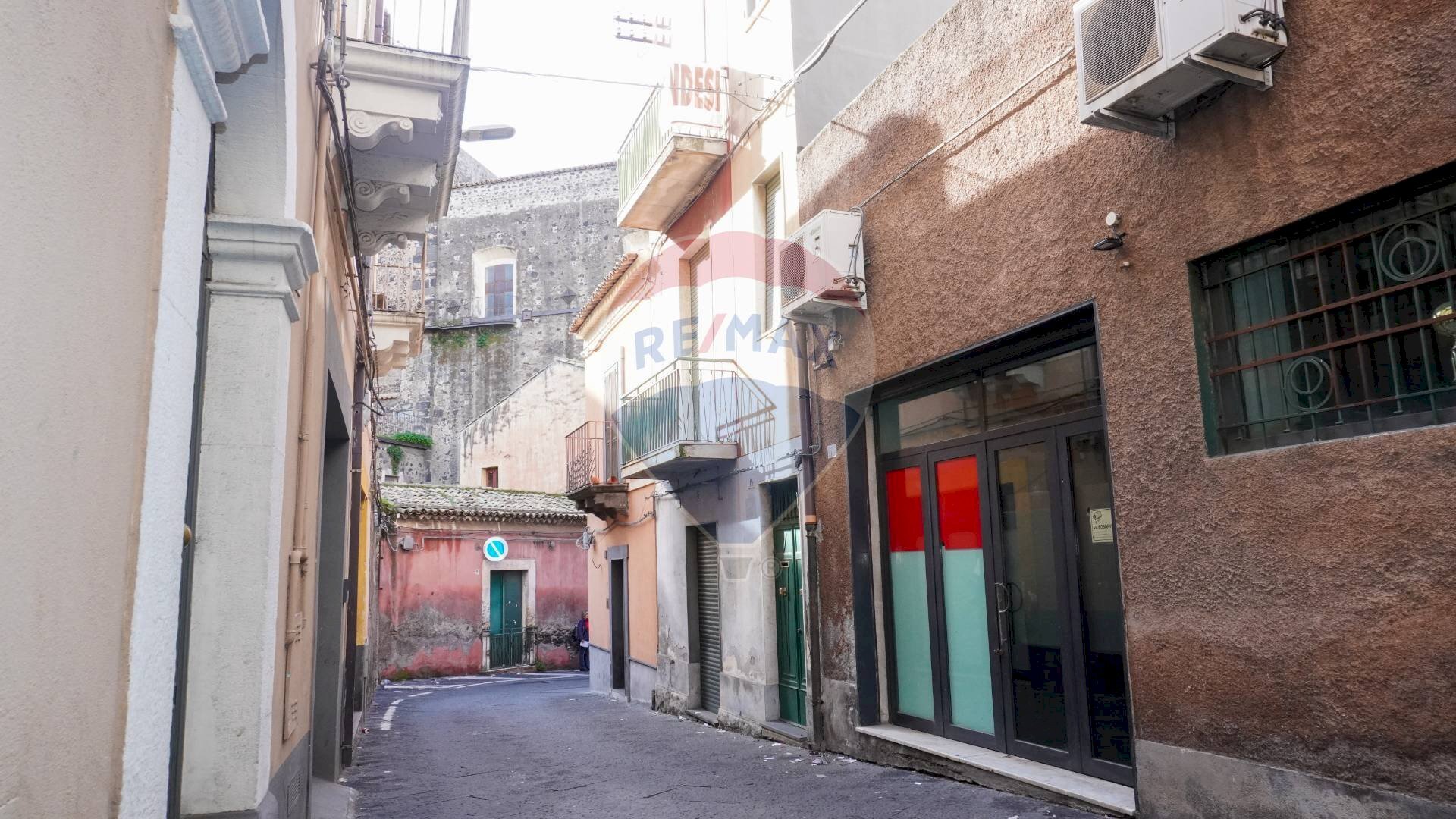 Edificio all\'aperto - Appartamento via de giovanni
 
10 - 26, Adrano - foto 1