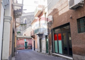 Edificio all\'aperto - Appartamento via de giovanni
 
10 - 26, Adrano - foto 1