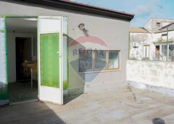 Terrazza - Appartamento via de giovanni
 
10 - 26, Adrano - foto 28