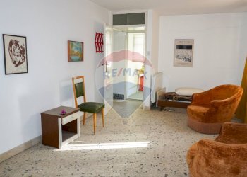 Soggiorno - Appartamento via de giovanni
 
10 - 26, Adrano - foto 35