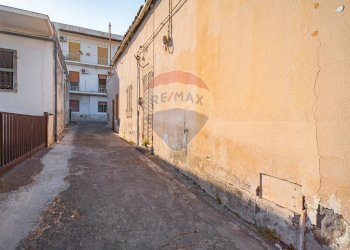 Edificio all\'aperto - Casa indipendente MESSINA
 
721/723, Catania - foto 19