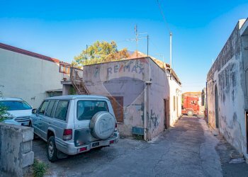 Edificio all\'aperto - Casa indipendente MESSINA
 
721/723, Catania - foto 32