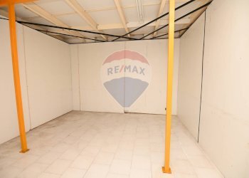 Stanza vuota - Locale Commerciale VIA SAN BONAVENTURA
 
18, Caltagirone - foto 6