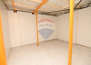 Stanza vuota - Locale Commerciale VIA SAN BONAVENTURA
 
18, Caltagirone - foto 7