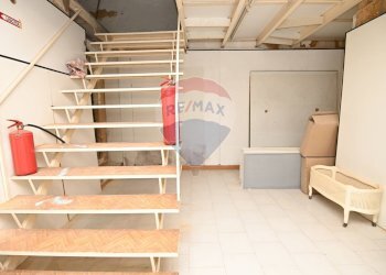 Scale - Locale Commerciale VIA SAN BONAVENTURA
 
18, Caltagirone - foto 13