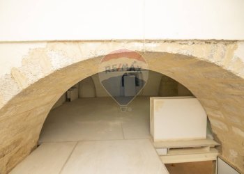 Stanza vuota - Locale Commerciale VIA SAN BONAVENTURA
 
18, Caltagirone - foto 14