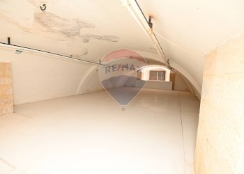 Stanza vuota - Locale Commerciale VIA SAN BONAVENTURA
 
18, Caltagirone - foto 23