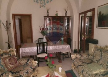 Sala da pranzo - Casa indipendente via Vittorio Emanuele
 
160, Santa Maria di Licodia - foto 14
