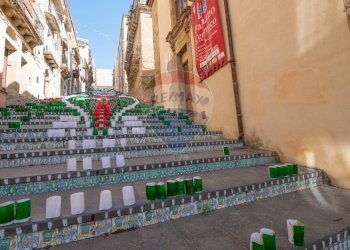 Edificio all\'aperto - Appartamento Scala SS. Maria del Monte
 
7, Caltagirone - foto 2