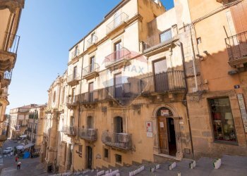 Edificio all\'aperto - Appartamento Scala SS. Maria del Monte
 
7, Caltagirone - foto 40