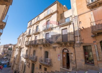 Edificio all\'aperto - Appartamento Scala SS. Maria del Monte
 
7, Caltagirone - foto 41