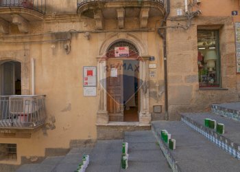 Edificio all\'aperto - Appartamento Scala SS. Maria del Monte
 
7, Caltagirone - foto 42