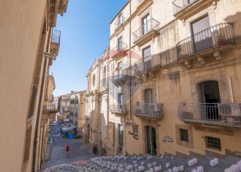 Edificio all\'aperto - Appartamento Scala SS. Maria del Monte
 
7, Caltagirone - foto 44