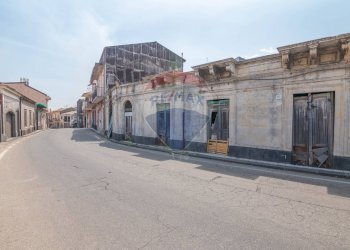 Edificio all\'aperto - Villa VIA LIBERTA'
 
145, Zafferana Etnea - foto 23