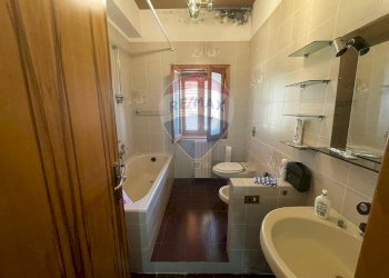 Bagno - Appartamento Via Degli Oleandri
 
22, Caltagirone - foto 12