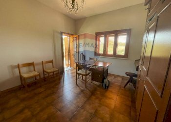 Sala da pranzo - Appartamento Via Degli Oleandri
 
22, Caltagirone - foto 17