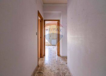 Hall / corridoio - Quadrilocale Via Kennedy
 
40, Mascalucia - foto 7