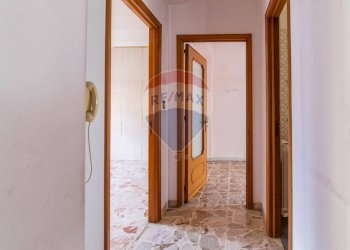 Hall / corridoio - Quadrilocale Via Kennedy
 
40, Mascalucia - foto 12