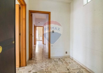 Hall / corridoio - Quadrilocale Via Kennedy
 
40, Mascalucia - foto 26