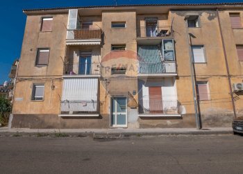 Edificio all\'aperto - Quadrilocale Via Alfredo Catalani
 
1, Caltagirone - foto 3