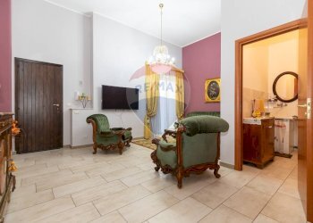 Soggiorno - Four-room apartment Via Alessandro Mancini
 
3, Randazzo - photo 6