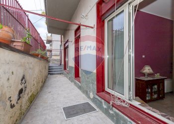 Ricezione / Lobby - Four-room apartment Via Alessandro Mancini
 
3, Randazzo - photo 22