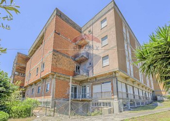 Edificio all\'aperto - Stabile - Palazzo via della regione
178, San Giovanni la Punta - foto 2