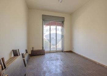 Stanza vuota - Stabile - Palazzo via della regione
178, San Giovanni la Punta - foto 8
