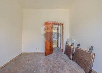 Stanza vuota - Stabile - Palazzo via della regione
178, San Giovanni la Punta - foto 9