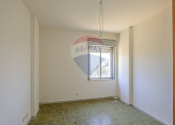 Stanza vuota - Stabile - Palazzo via della regione
178, San Giovanni la Punta - foto 12