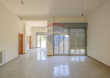 Stanza vuota - Stabile - Palazzo via della regione
178, San Giovanni la Punta - foto 23