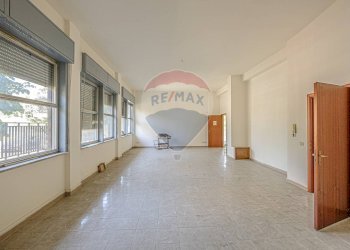 Stanza vuota - Stabile - Palazzo via della regione
178, San Giovanni la Punta - foto 24