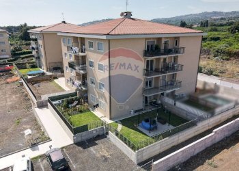 Edificio all\'aperto - Quadrilocale Via Monsignor Salvatore Messina Foti
 
9, Acireale - foto 4