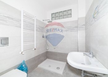 Bagno - Quadrilocale Via Monsignor Salvatore Messina Foti
 
9, Acireale - foto 34