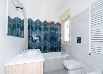 Bagno - Quadrilocale Via Monsignor Salvatore Messina Foti
 
9, Acireale - foto 40