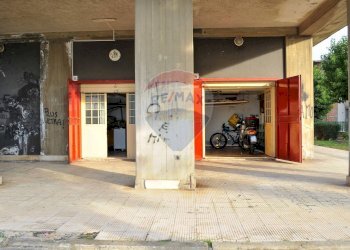 Edificio all\'aperto - Box VIALE NITTA
 
7 L, Catania - foto 1