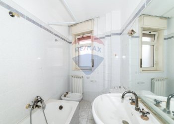 Bagno - Trilocale Via Giovanni Verga
 
9, Aci Catena - foto 10
