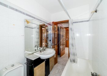 Bagno - Trilocale Via Giovanni Verga
 
9, Aci Catena - foto 11