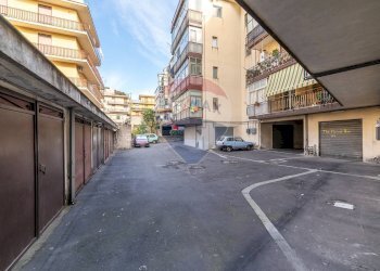 Edificio all\'aperto - Trilocale Via Giovanni Verga
 
9, Aci Catena - foto 12